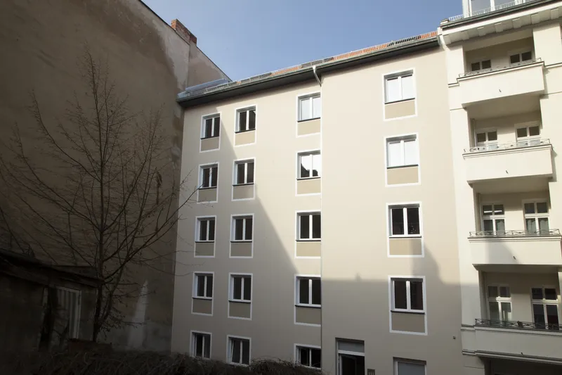 Urbaner Neubau-Traum im Körnerkiez – Modernes Studio in Kreuzkölln - mit WLAN Flatrate — photo 1